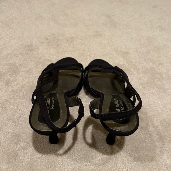 Naturalizer heels - Picture 2 of 3